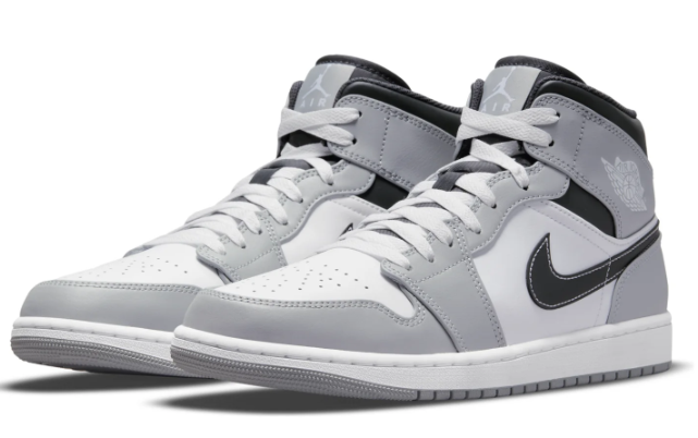 Air Jordan 1 Mid “Light Smoke Grey” – 554724-078