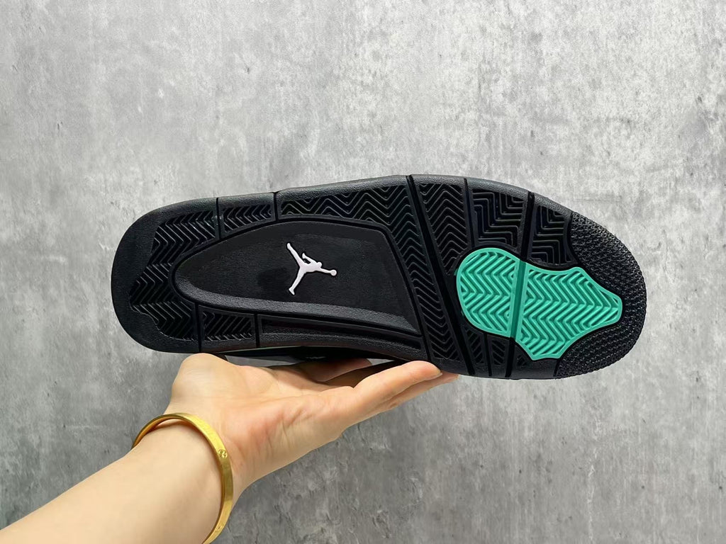 Air Jordan 4 Retro “Tiffany”
